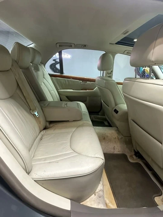 2002 Lexus LS 3rd Gen - Image 17 of 20