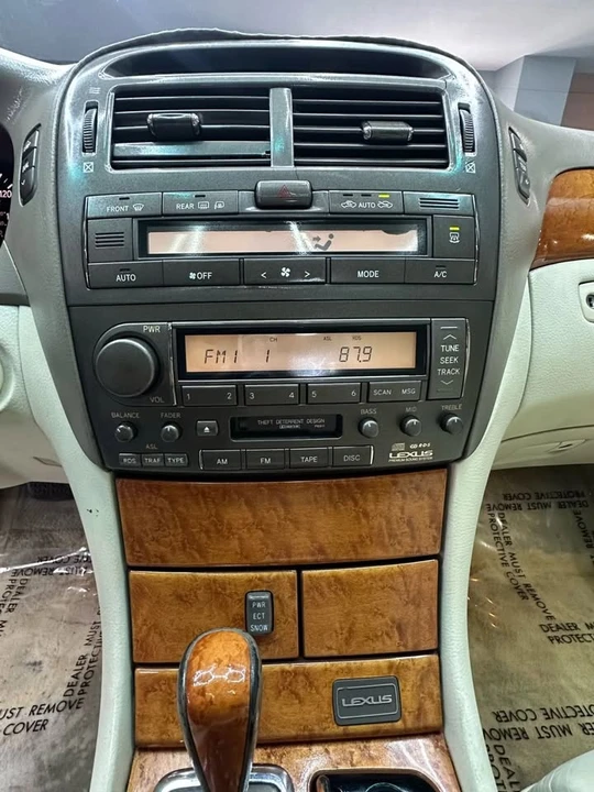 2002 Lexus LS 3rd Gen - Image 12 of 20
