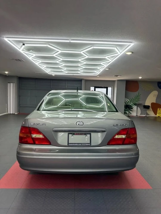 2002 Lexus LS 3rd Gen - Image 6 of 20