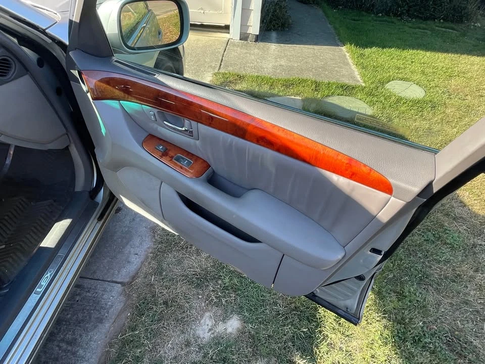 2002 Lexus LS 3rd Gen - Image 11 of 11