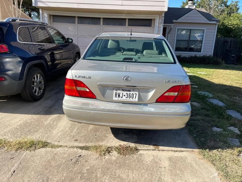 2002 Lexus LS 3rd Gen - Image 3 of 11