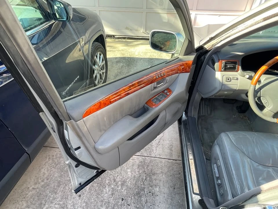 2002 Lexus LS 3rd Gen - Image 7 of 11