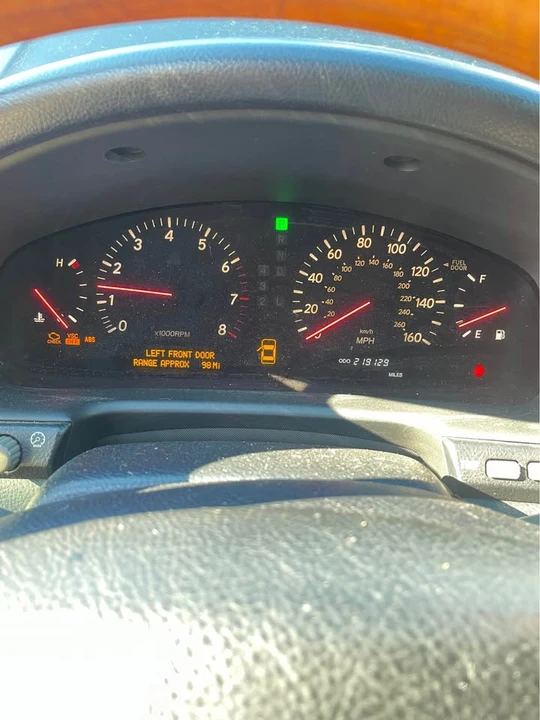 2002 Lexus LS 3rd Gen - Image 7 of 7