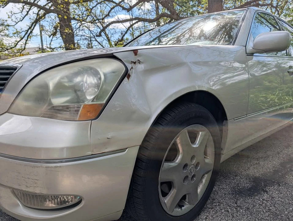 2002 Lexus LS 3rd Gen - Image 3 of 9