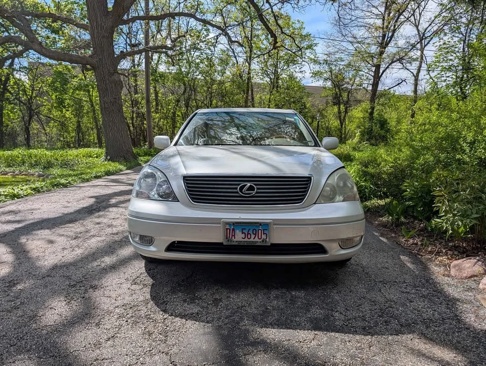 2002 Lexus LS 3rd Gen - Image 2 of 9