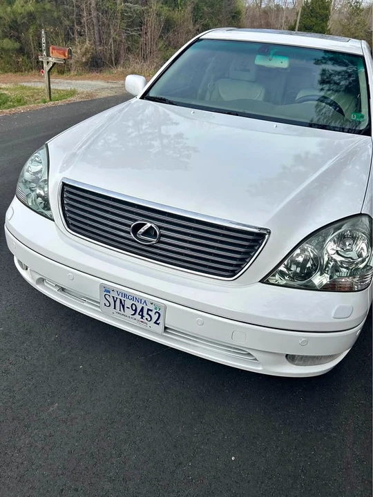 2002 Lexus LS 3rd Gen - Image 2 of 10