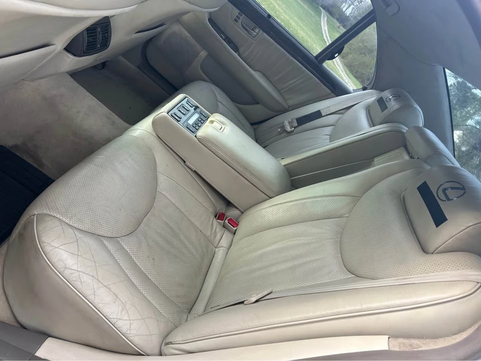 2002 Lexus LS 3rd Gen - Image 9 of 10