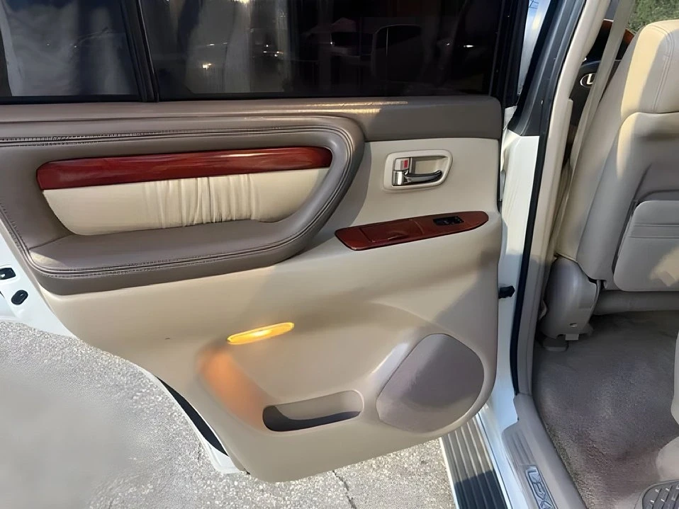 2002 Lexus LX 2nd Gen - Image 15 of 19