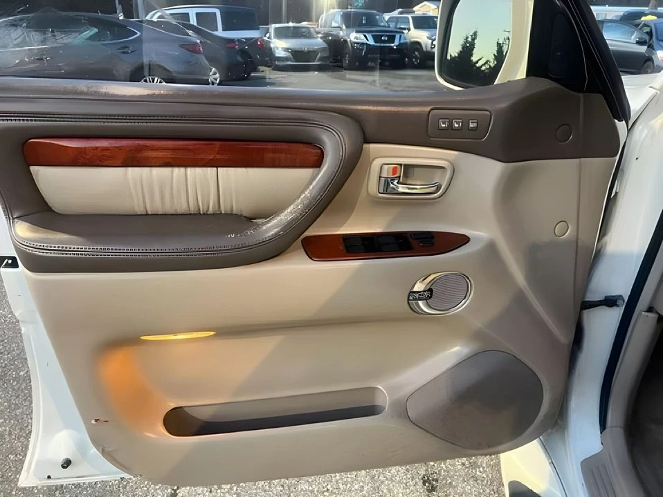 2002 Lexus LX 2nd Gen - Image 13 of 19