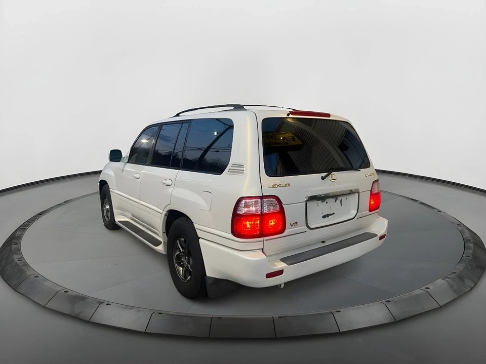 2002 Lexus LX 2nd Gen - Image 5 of 19