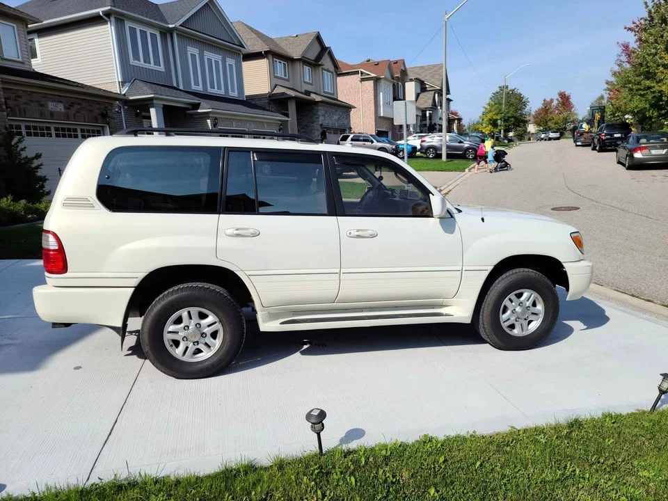 2002 Lexus LX 2nd Gen - Image 2 of 10