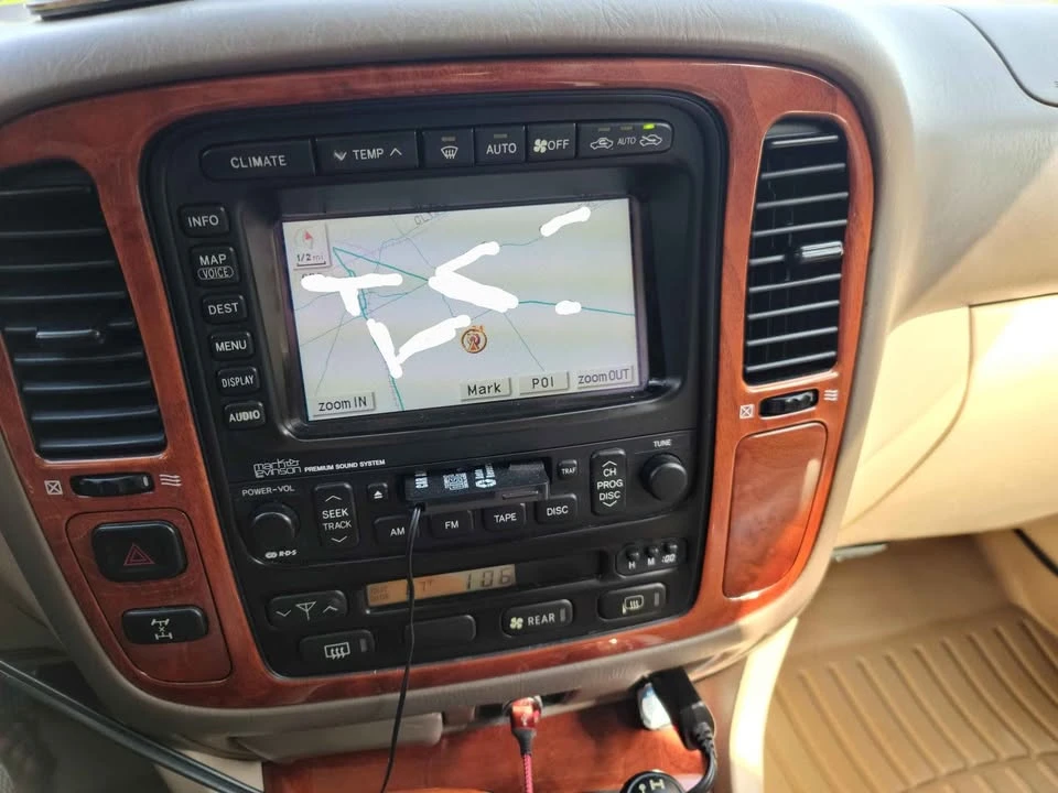 2002 Lexus LX 2nd Gen - Image 8 of 10