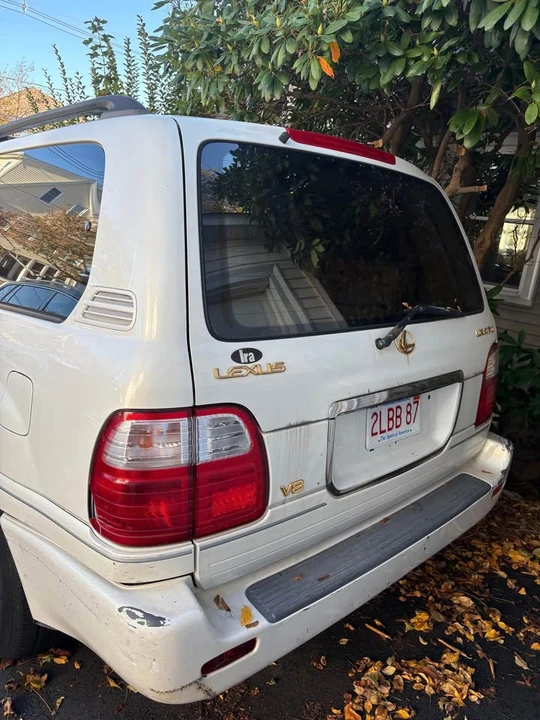2002 Lexus LX 1st Gen - Image 5 of 6