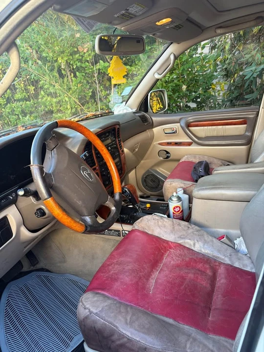 2002 Lexus LX 1st Gen - Image 4 of 6
