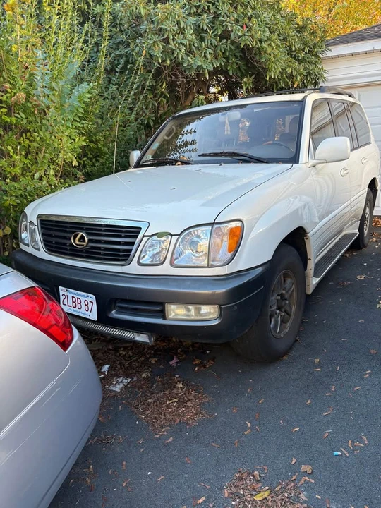 2002 Lexus LX 1st Gen - Image 2 of 6