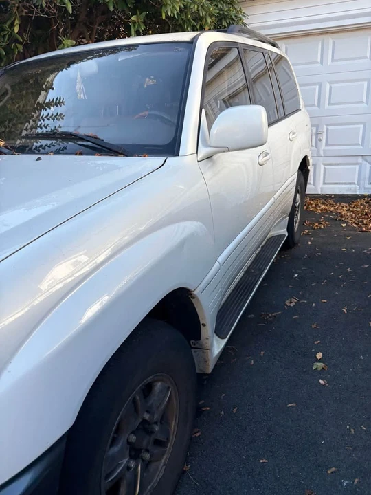 2002 Lexus LX 1st Gen - Image 3 of 6