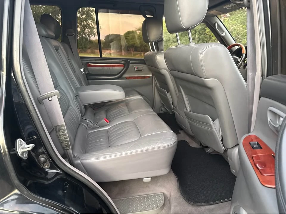 2002 Lexus LX 2nd Gen - Image 13 of 18