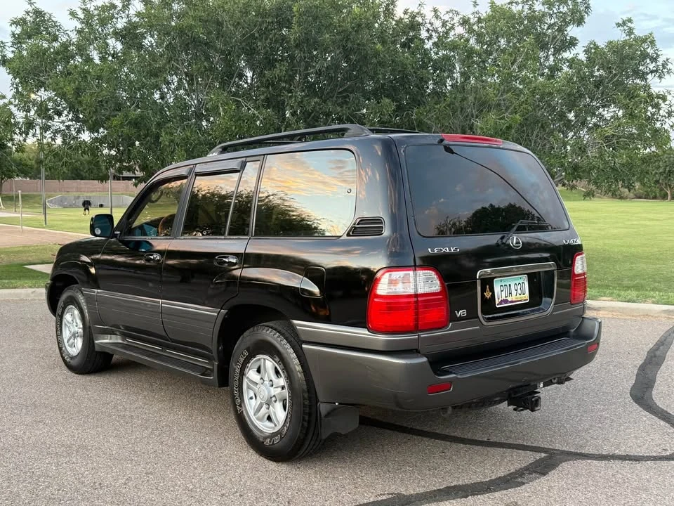 2002 Lexus LX 2nd Gen - Image 3 of 18