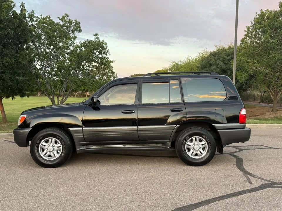 2002 Lexus LX 2nd Gen - Image 2 of 18