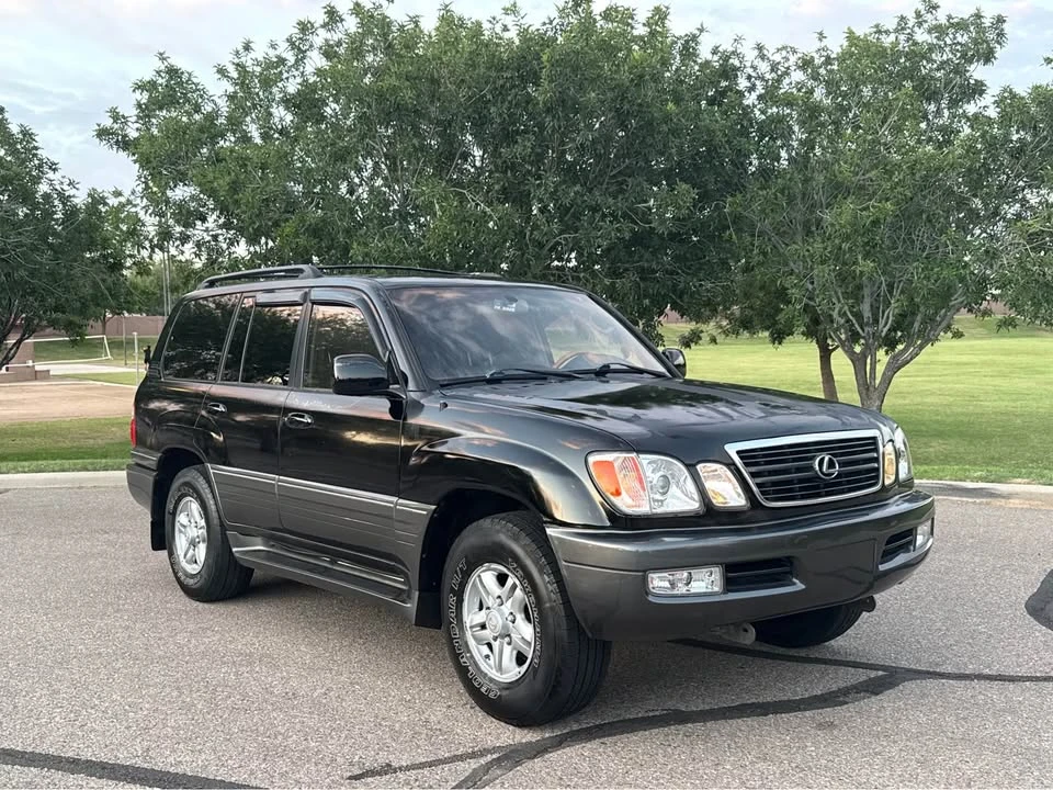2002 Lexus LX 2nd Gen - Image 4 of 18