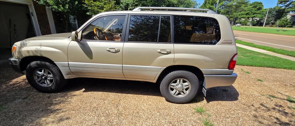 2002 Lexus LX 2nd Gen - Image 6 of 10