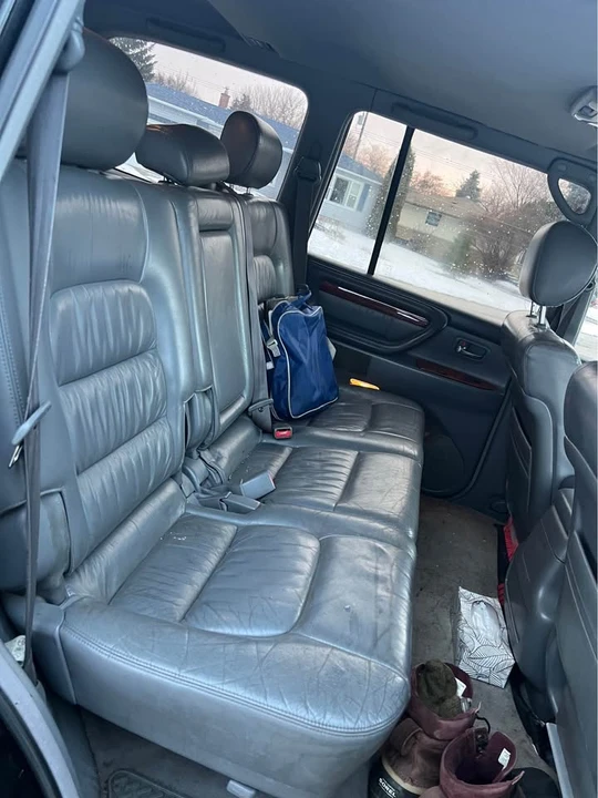 2002 Lexus LX 2nd Gen - Image 9 of 12