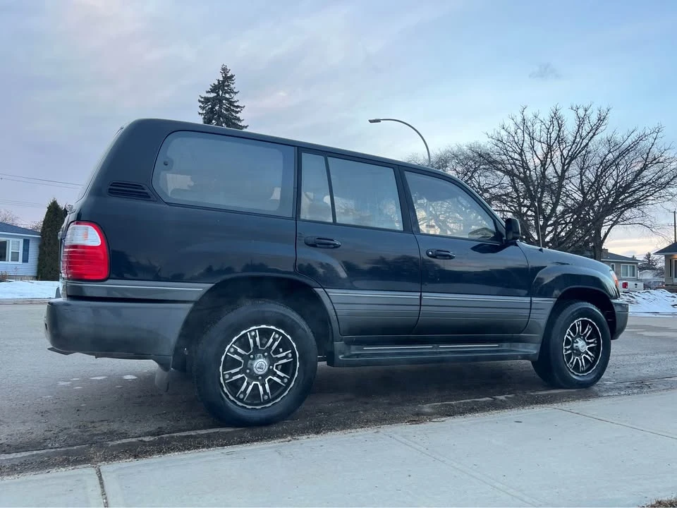 2002 Lexus LX 2nd Gen - Image 3 of 12