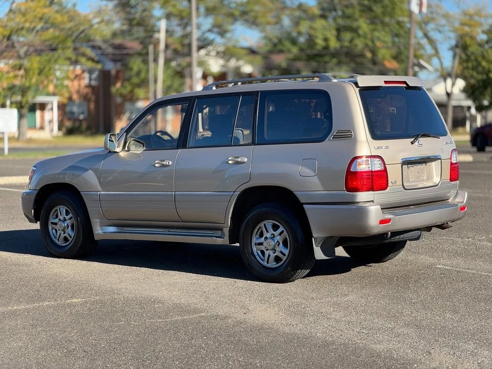 2002 Lexus LX 2nd Gen - Image 4 of 18