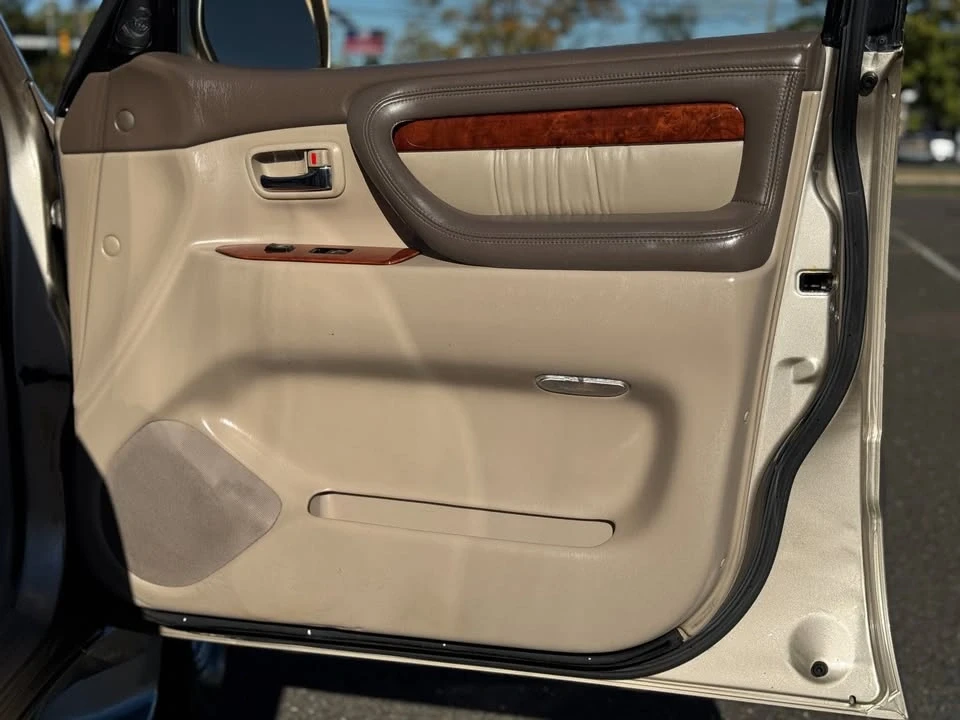 2002 Lexus LX 2nd Gen - Image 14 of 18