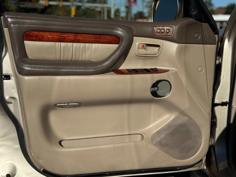 2002 Lexus LX 2nd Gen - Image 7 of 18