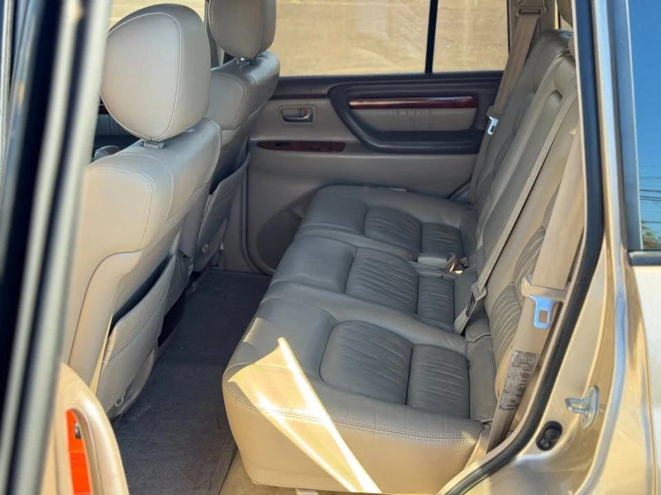 2002 Lexus LX 2nd Gen - Image 16 of 18