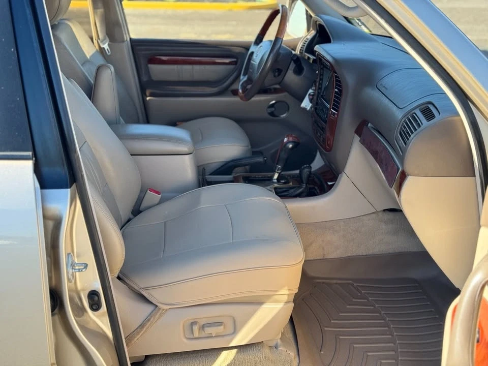 2002 Lexus LX 2nd Gen - Image 13 of 18
