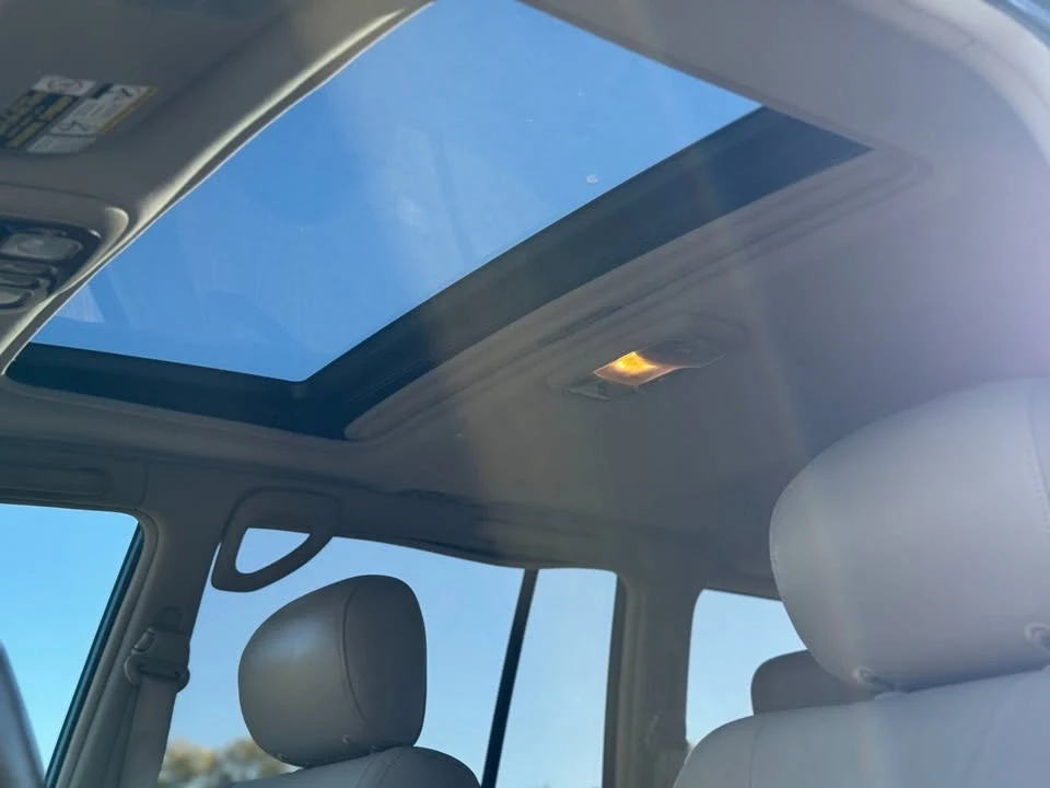 2002 Lexus LX 2nd Gen - Image 12 of 18