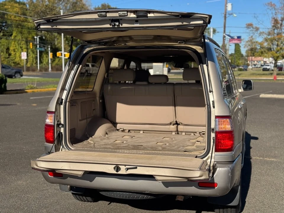 2002 Lexus LX 2nd Gen - Image 5 of 18