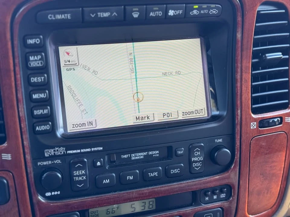 2002 Lexus LX 2nd Gen - Image 11 of 18