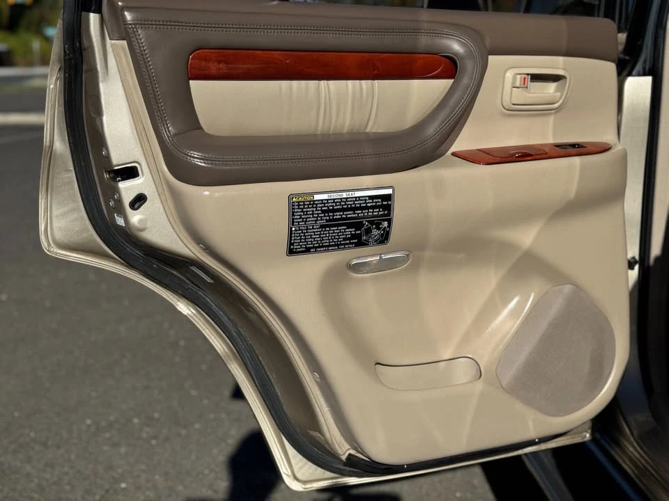 2002 Lexus LX 2nd Gen - Image 15 of 18