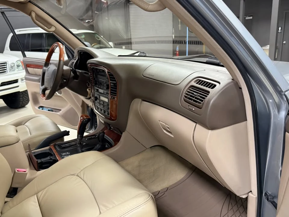 2002 Lexus LX 2nd Gen - Image 15 of 19