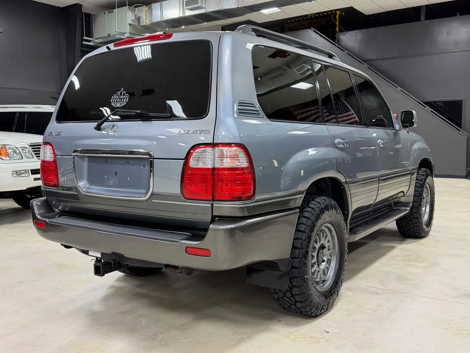 2002 Lexus LX 2nd Gen - Image 9 of 19
