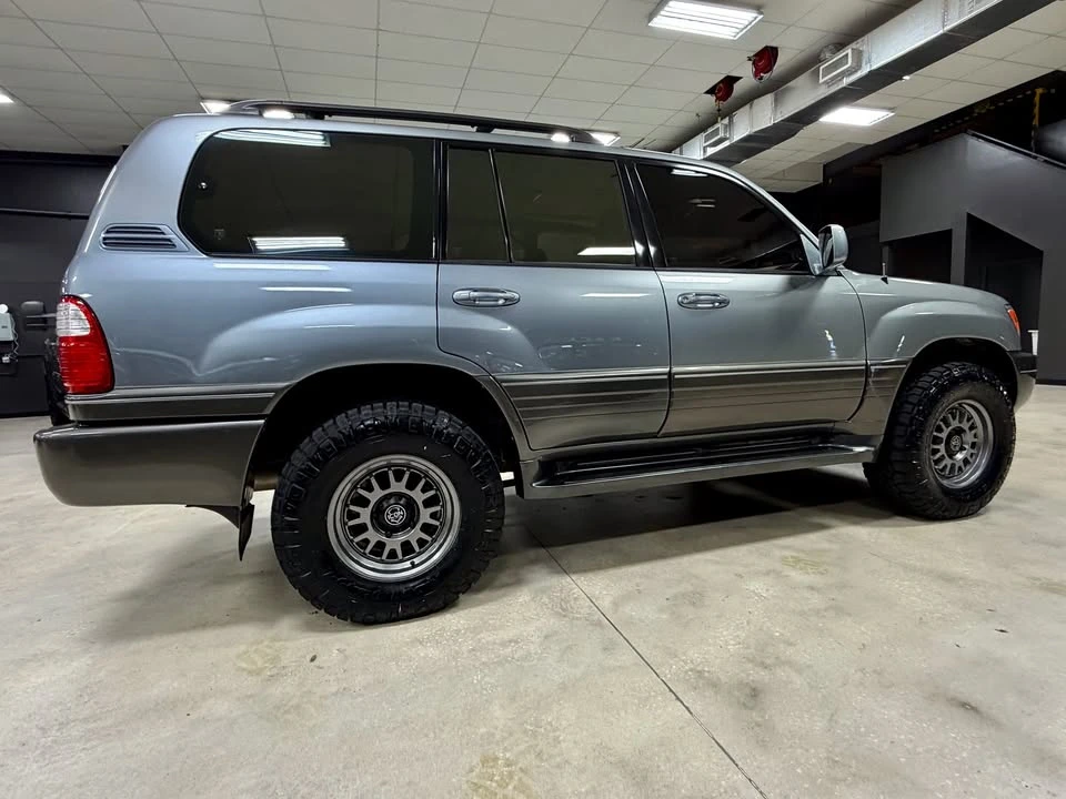 2002 Lexus LX 2nd Gen - Image 8 of 19