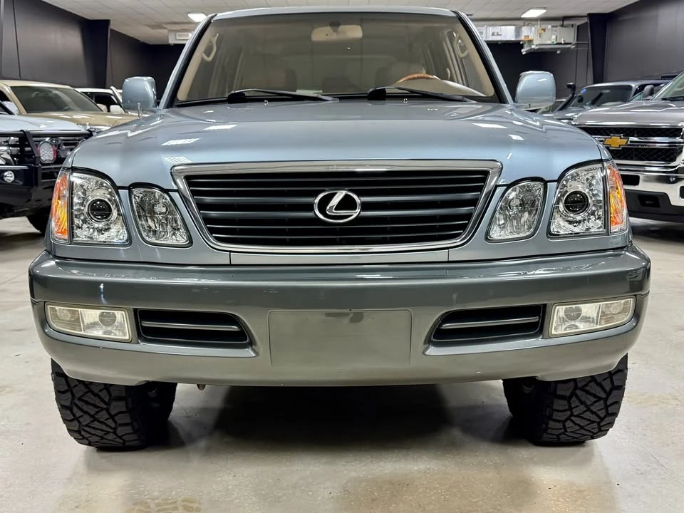 2002 Lexus LX 2nd Gen - Image 3 of 19