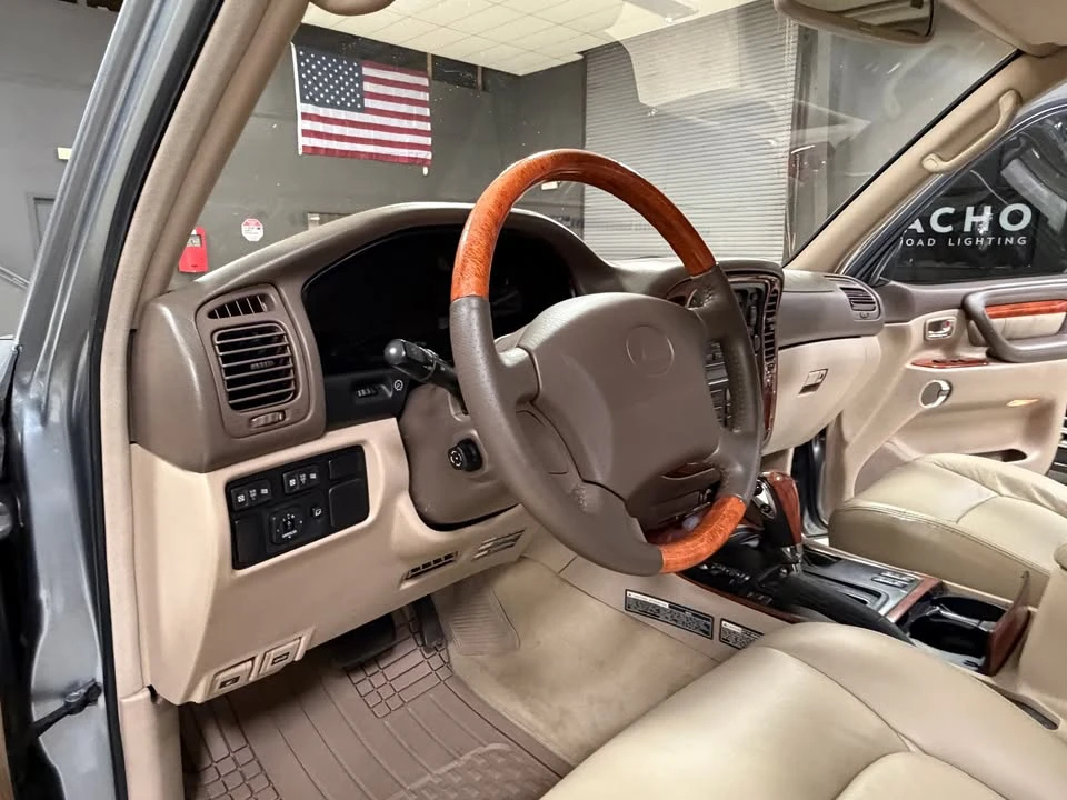 2002 Lexus LX 2nd Gen - Image 14 of 19