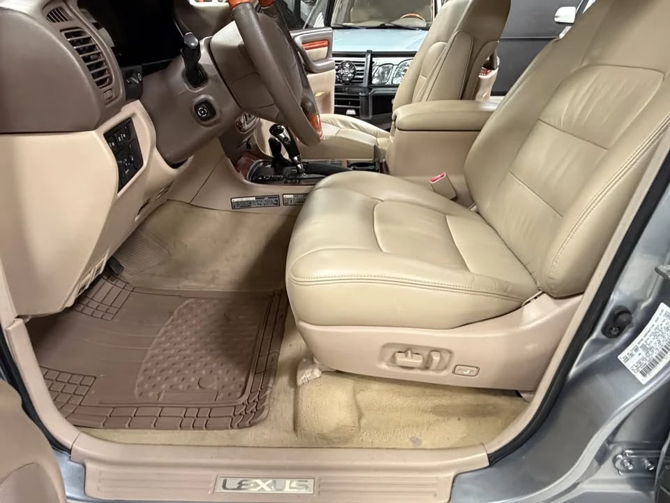 2002 Lexus LX 2nd Gen - Image 16 of 19