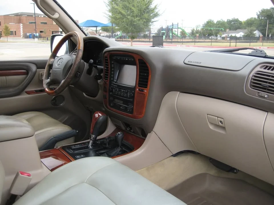 2002 Lexus LX 2nd Gen - Image 13 of 19