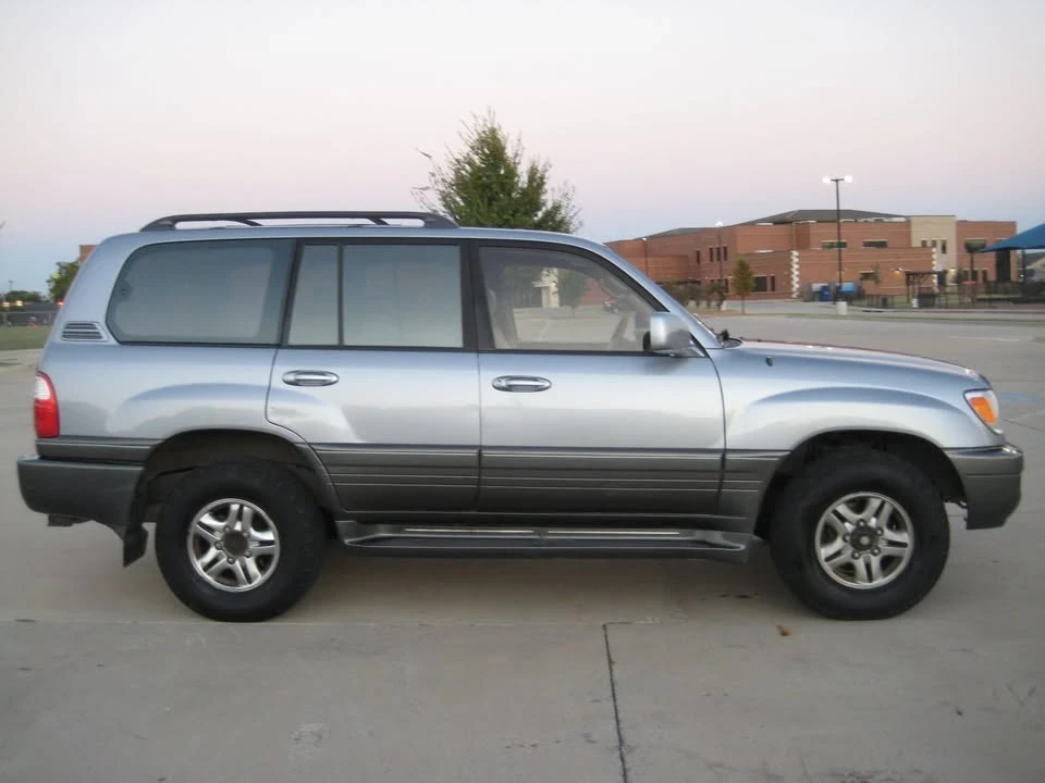 2002 Lexus LX 2nd Gen - Image 2 of 19