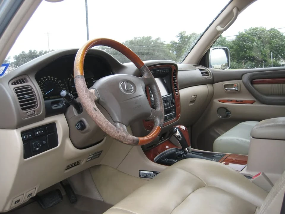 2002 Lexus LX 2nd Gen - Image 9 of 19