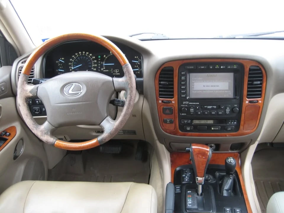 2002 Lexus LX 2nd Gen - Image 12 of 19