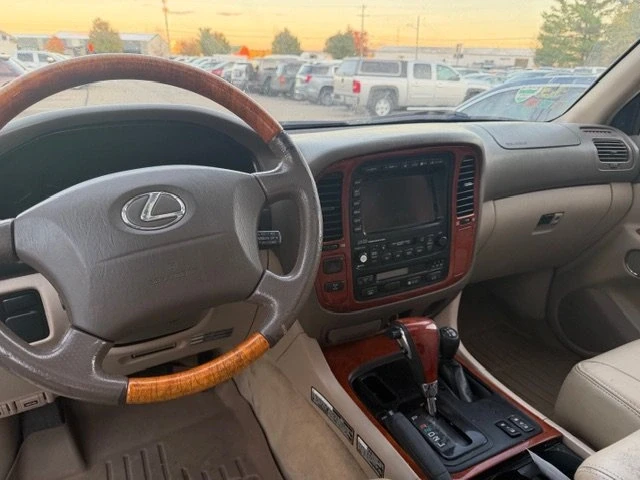 2002 Lexus LX 2nd Gen - Image 7 of 16