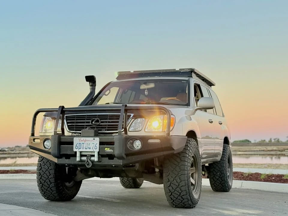 2002 Lexus LX 2nd Gen - Image 2 of 19