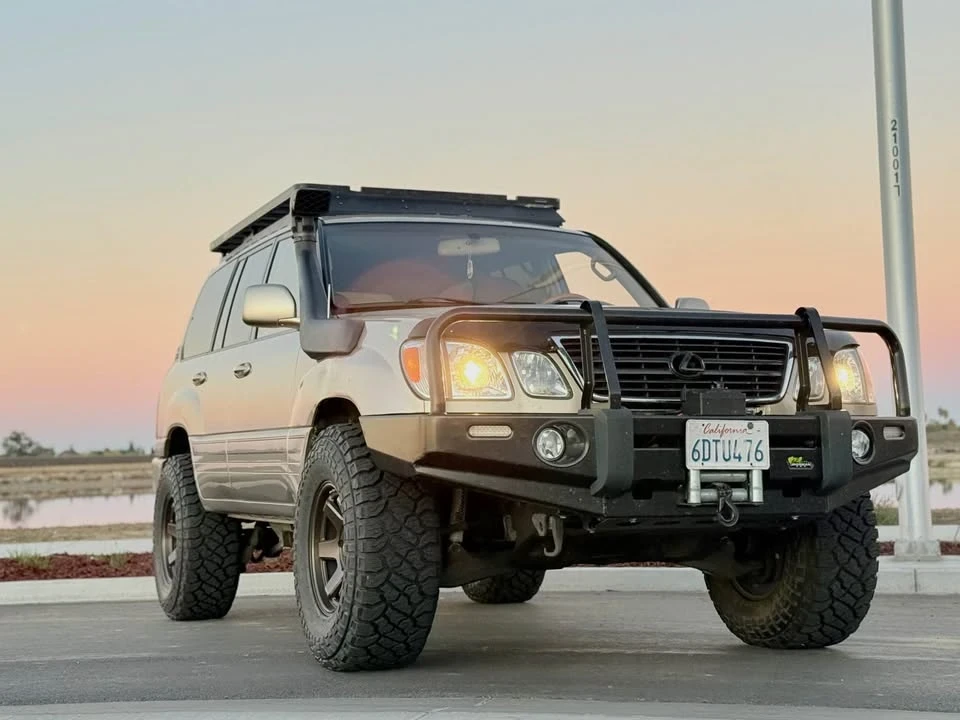 2002 Lexus LX 2nd Gen - Image 3 of 19