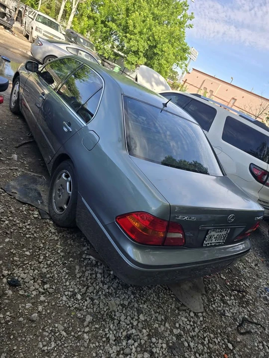 2002 Lexus IS 1st Gen - Image 4 of 8